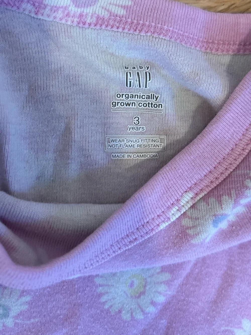 Set of 2 baby GAP cotton pajama sets size 2 and 3